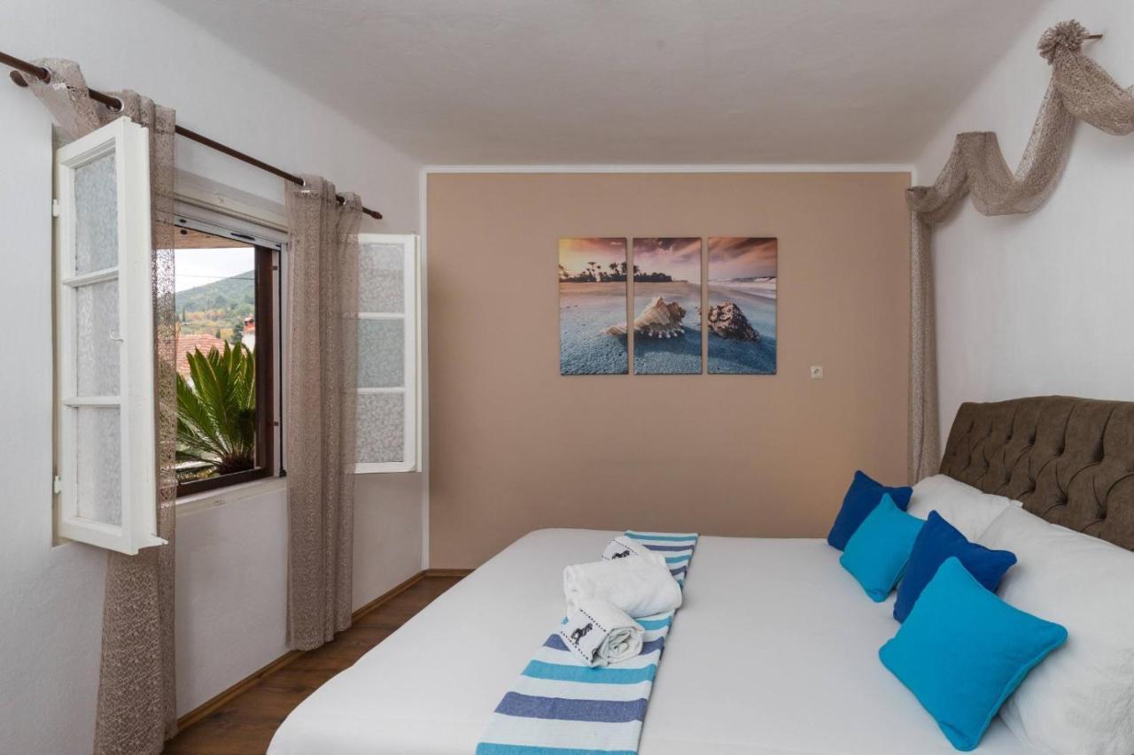 Bougainvillea--Apartment By The Sea Ston Buitenkant foto